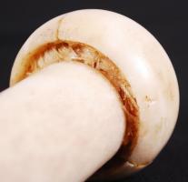 Bambusz hatású, vésett japán jelenetekkel díszített, elefántcsont sétabot kihúzható tőrrel. Több hel...