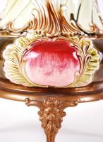 Bronzírozott fém lábakon álló, nagyméretű, plasztikus díszítésű, aranyozott, színes mázas majolika v...