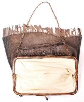cca 1940 Horgolt láncszemes ezüst (Ag) színházi táska szattyánbőr béléssel, elöl horgolt díszsorral,...