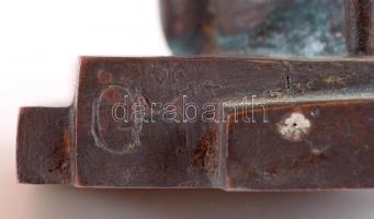 GM monogrammal: Arató. Bronz, m:21  cm