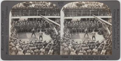 cca 1918 I. világháború amerikai katonák boxmeccse hadihajón hazafelé sztereófotó / cca 1918 World War I. US soldiers friendly bout on battleship. Stereo photo