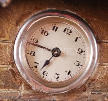 Kerámia állóóra korcsolyázásban megfáradt, ülő hölgy figurájával díszítve (az óra kijár a helyéről) ...