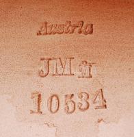 Kerámia állóóra korcsolyázásban megfáradt, ülő hölgy figurájával díszítve (az óra kijár a helyéről) ...