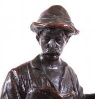 Öntödei munkás. Bronzírózott spiáter, jelzés nélkül, alabástrom talapzaton, m:34 cm