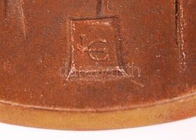 Ligeti Erika (1934-2004): Harmónia. Plakett, bronz, jelzett, d:9 cm