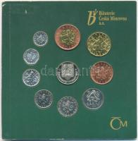 Csehország 1996 10h-50K 9klf db, forgalmi pénzek + 1db emlékérem T:1(tok hiányzik) Czech Republuc 1996. 10 Haleru - 50 Korun, 9 different, coin set with one medallion C:Unc(missing holder)