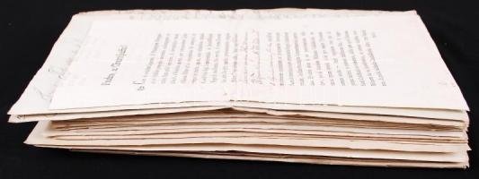 cca 1700-1830 Helytartótanácsi, kancelláriai és egyéb hivatalos levelek gyűjteménye. Összesen 20 db ...