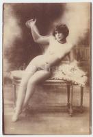 cca 1910 Művészien erotikus fotó /  Erotic photo, 11x7,5cm