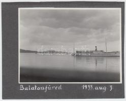 1933 Balatonfüred, tájkép a Kelén hajóval, kartonra kasírozva, feliratozva, 8,5x11cm