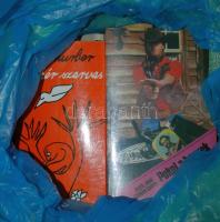 Több zsáknyi vegyes könyvtétel témánként bontva. Krimik, olcsó könyvtár, egyéb