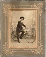 1908 Biciklis fotója