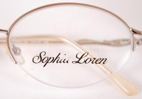 Bolha tétel: Sophia Loren szemüveg keret, hiányos mini svájci bicska, toll hegyek (5db), Ricordo moz...