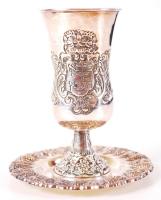 Kiddus ezüst (Ag. 925) pohár alátéttel, jelzett,  gazdagon díszített, héber felirattal, m:12,5 cm, d:10,5 cm, nettó:118 g / Silver kiddush cup