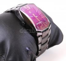 Police márkájú  férfi karóra, eredeti dobozában, jótállási jeggyel, 11×8 cm