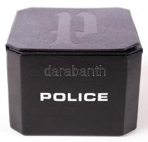 Police márkájú digitáils férfi karóra, eredeti dobozában, jótállási jeggyel, 11×8 cm