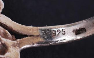 Modern ezüst (Ag.) gyűrű, jelzett, nettó: 1,6 g