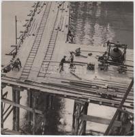 1936 Jermy László : Ganz hajógyári munkások, vintage alkotás, 16×16 cm