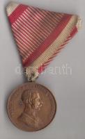 1914. "Ferenc József Bronz Vitézségi Érem "Der Tapferkeit" Br kitüntetés mellszalagon, szign.: Tautenhayn T:2- Hungary 1914. "Franz Joseph Medal for Bravery bronze" Br medal with ribbon, sign.: Tautenhayn C:VF