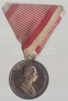 1915-1916. "II. osztályú Ezüst Vitézségi Érem" fémjel nélküli változat, mellszalaggal Szign.: Tautenhayn T:2 Hungary 1915-1916. Medal for Bravery II class, "Der Tapferkeit" with ribbon. Sign: Tautenhayn C:XF