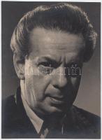 cca 1950 Belházy Dezső vintage portréfotója Angelo Funk Pál nemzetközi hírű fotóművészről, szerző által aláírva, 23x17cm