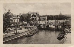 Berlin Moltkebrücke / bridge, railway station