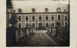 Valenciennes region, unidentified castle, German soldiers, photo