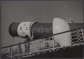 1938 Szendrő István (1908–2000): A fedélzeten, vintage alkotás /  1938 On board. Vintage photo 17x23 cm