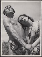 1930 Szőllőssy Kálmán (1887-1976): Kiüzetés a Paradicsomból, vintage alkotás. Pecsételve, feliratozva /  1930 Exiled from Paradise. Signed vintage photo 18x24 cm