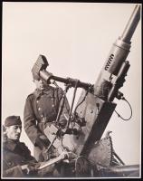 1942 Danassy Károly (1904-1996): Légvédelem, vintage alkotás. / 1942 Anti-aircraft. Vintage photo 24x30 cm