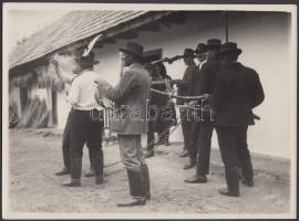 1920-1930 Kankowszky Ervin Bacchus: Népszokások. Vintage alkotás, pecséttel ellátott kópia, 18x24 cm