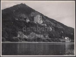 1920-30 2db fotó a Visegrádi-várról és a Dunakanyarról. (Az egyik kép, egy festmény reprója) 18x24 c...