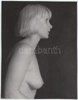 Cca 1960 Szentiványi Árpád (1920-2009): 2db régimódi erotikus fotó, egy ausztrál modellről. 20x25 cm