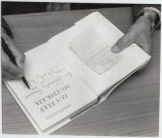 1981 Doráti Antal író portréja és dedikációja 2db fényképen. 18x22 cm