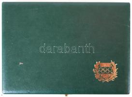 1999 Magyar Olimpiai Bizottság támogatói díja. Díszszablya fémből, és bársonyból, XVIII. sz-i minta ...