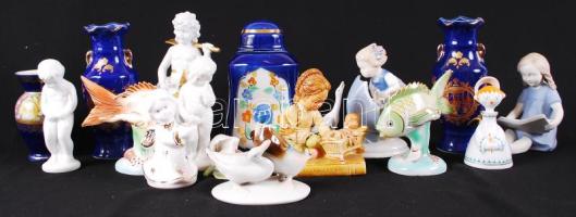 Nagy porcelán tétel: 12 db porcelán figura, 4 db váza, részben jelzett, részben kézzel festett, jó állapotban lévő tételek (Drasche hal figura, Hollóházi hal figura, Acuimcun jelzésű kézifestésű virág, Hollóházi kézzelfestett angyalka stb...)