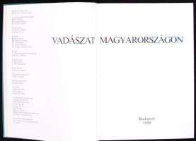 Vadászat Magyarországon. Bp., 1980, Idegenforgalmi Propaganda és Kiadó Vállalat. Kiadói egészvászon ...