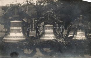 1925 Korompa, bells, photo