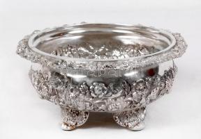 Antik ezüst (Ag.) kínáló, gazdagon díszített, jelzett (Bécs 1837, 13 lat.), mesterjellel (STM), igén...