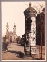 Cca 1930 Vámos Tibor: Egy új színdarab. Vintage fotó, aláírva, feliratozva, kiállításra utaló jelzés...