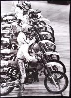 1970-80 Balásy Pál: Rajt előtt. Vintage alkotás, 40x30 cm