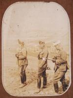 1927 Katonai fotó a gyakorlótérről, Vörös főhadnagy szignójával, kartonra kasírozva / 
Military phot...