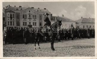 Léva, bevonulás / entry of the Hungarian troops, So. Stpl (nemzeti szalag a hátoldalon)