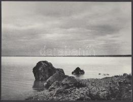 1922 Kerny István (1879-1963): Balatoni táj. Vintage fotó, hátoldalán szerzői pecséttel, 18x24cm