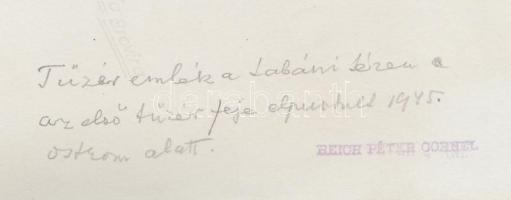 1946 Reich Péter Cornel: A tabáni Tüzéremlékmű részlete. Hátoldalán feliratozott ("Tüzér emlék ...
