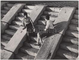 1940 Szabó Tibor: Pesti srácok. Vintage fotó, 18x24cm