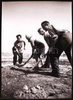 Cca 1960 Dr. Sólyi József: A lágymányosi nagy vállalkozás. Vintage fotó, pecséttel jelzett, 30x40 cm