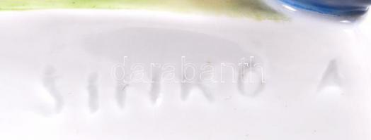 Zsolnay Sinkó András (1901-1976): Olvasó kisfiú a cicával. Kézzel festett, jelzett, hibátlan, m:18 c...