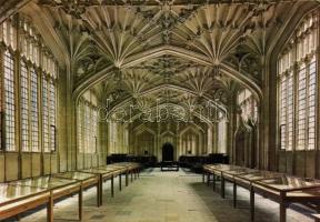 50 db modern, használatlan, spanyol, portugál, francia és angol városképes lap / 50 Spanish, Portugu...