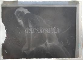 14 db üvegnegatív pornó felvételekkel, dobozban 6,5x9 cm