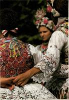 101 db modern képeslap: 51 folklórlap és 50 reklámlap / 101 modern postcards: 51 folklore cards and 50 advertisement cards